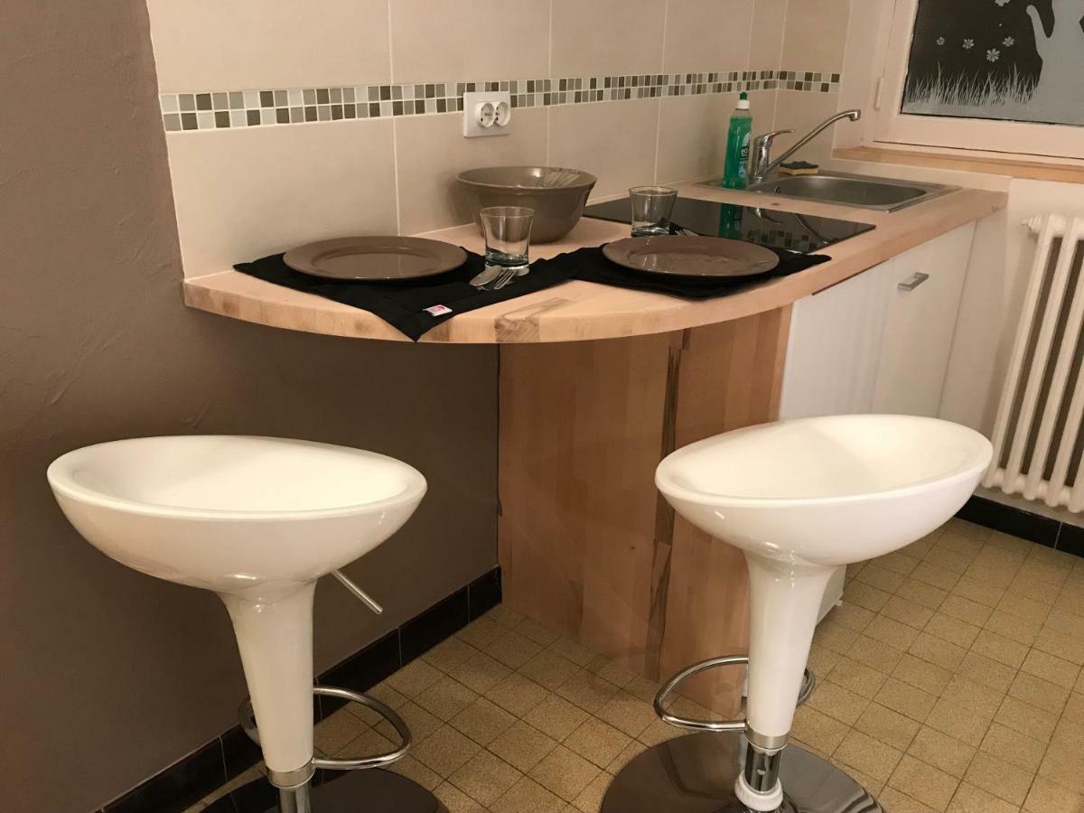 Studio 2 Pers En Vieille Ville Parking Gratuit - By La Source D'Orfee بولون-سور-مير المظهر الخارجي الصورة
